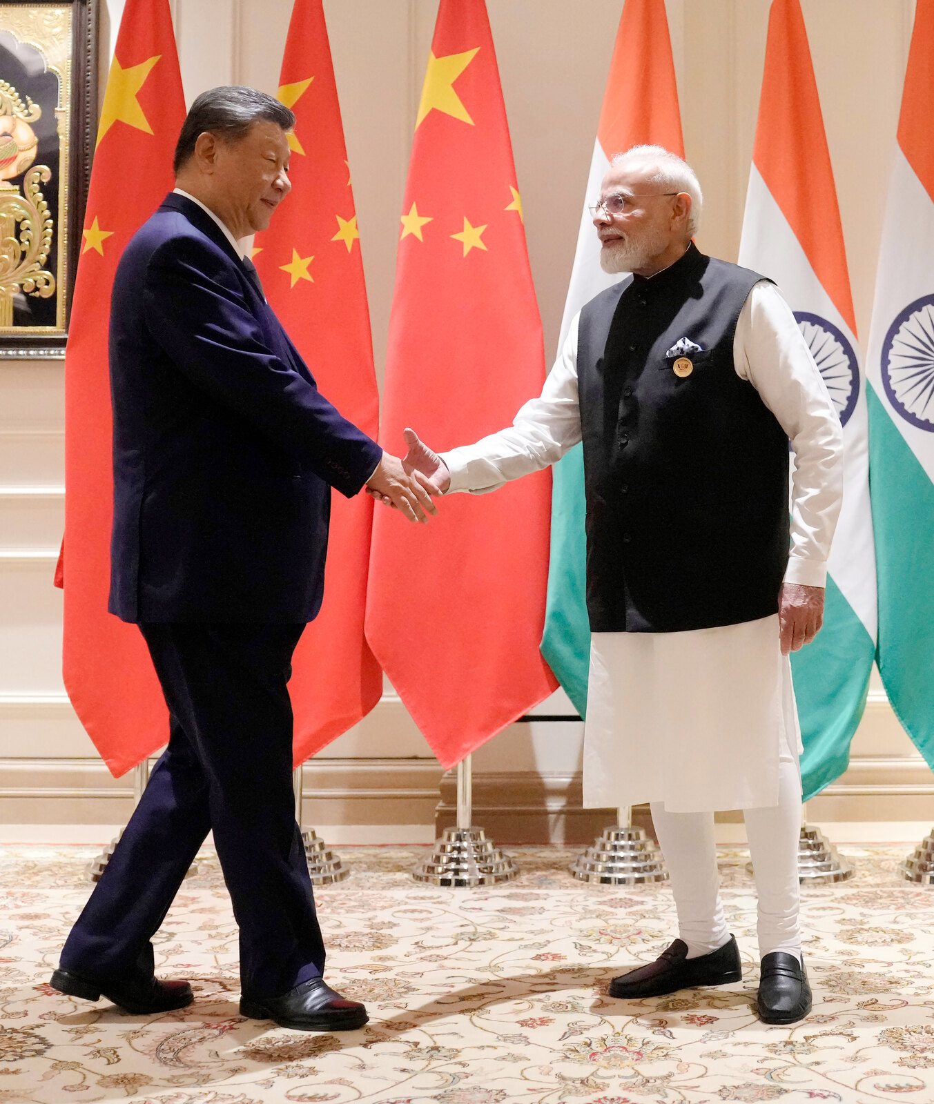 नई दिल्ली: प्रधानमंत्री मोदी और चीनी राष्ट्रपति शी जिनपिंग की द्विपक्षीय बैठक