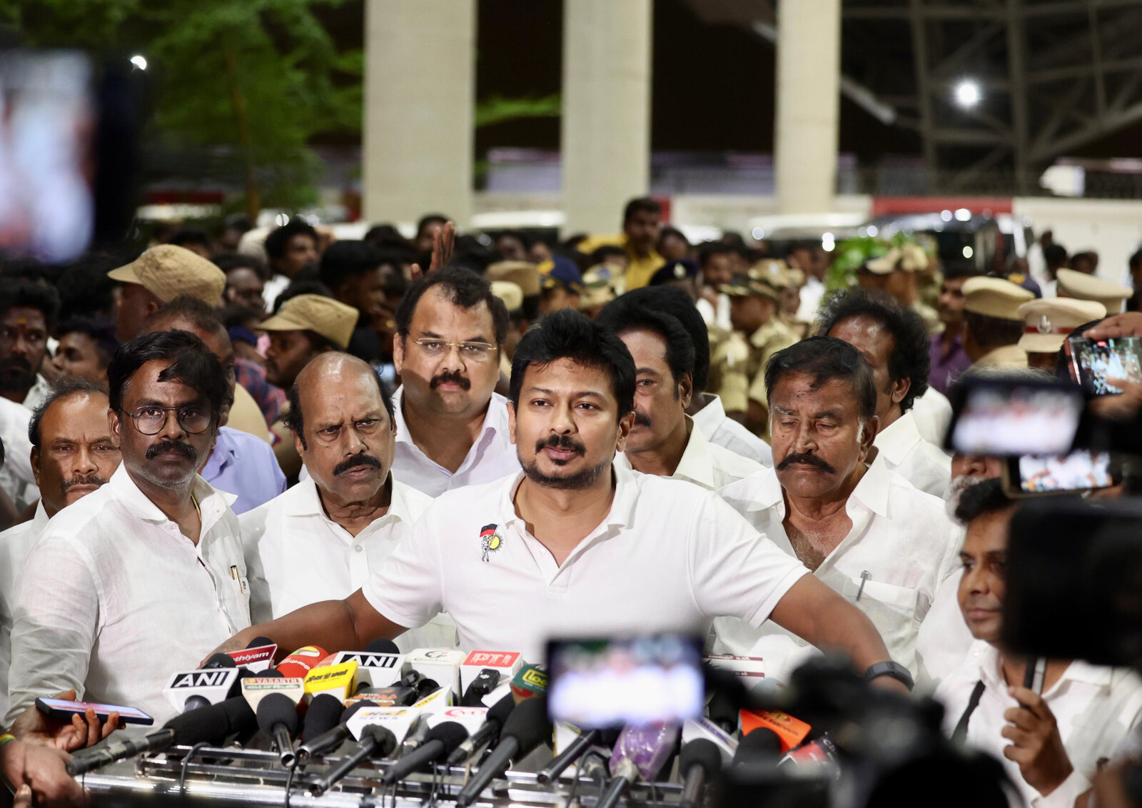 तंजावुर: पुलिस हिरासत से रिहाई के बाद उद्यनिधि स्टालिन