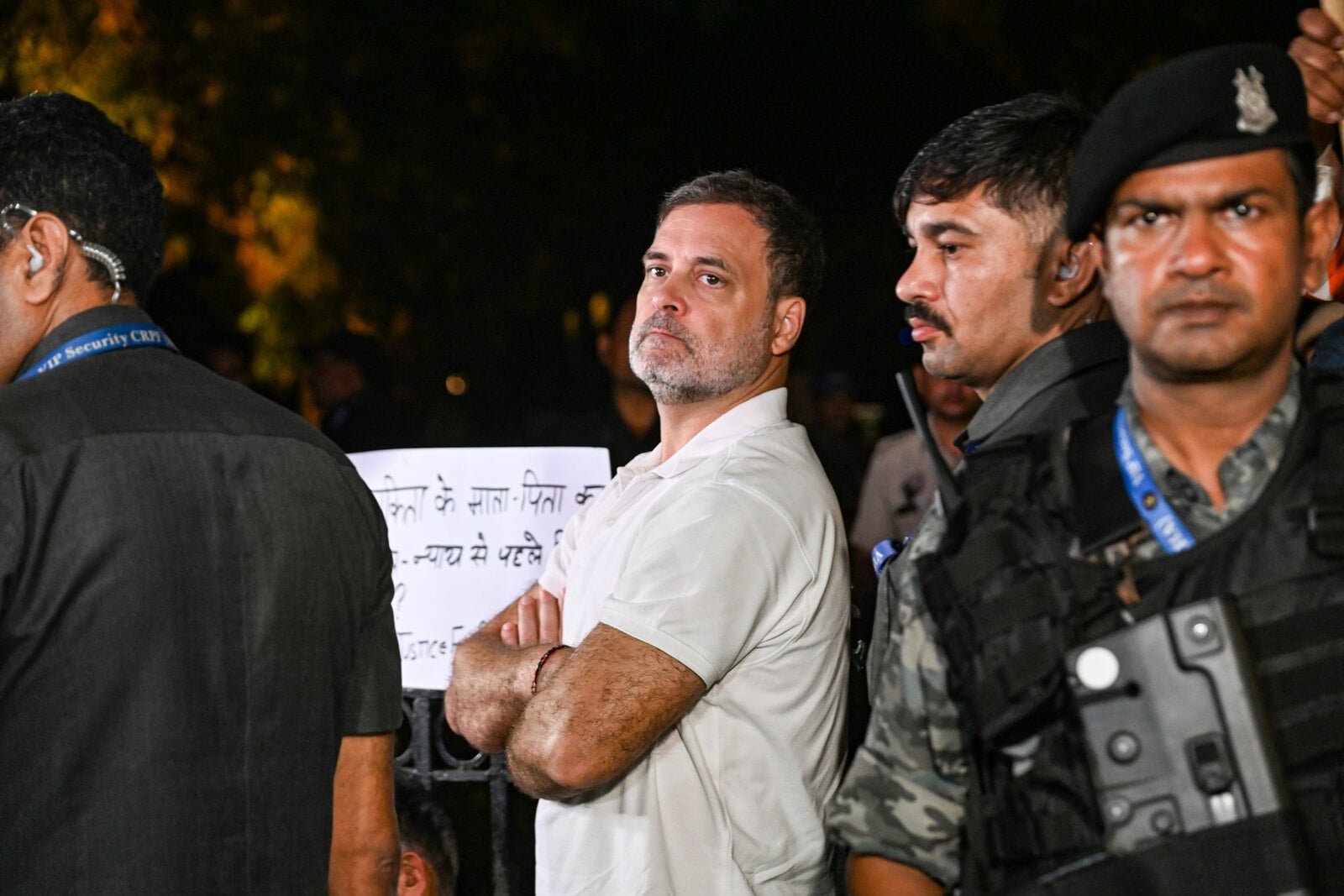 नई दिल्ली: राहुल गांधी ने इंडिया गेट पर अंकिता भंडारी के माता-पिता से मुलाकात की