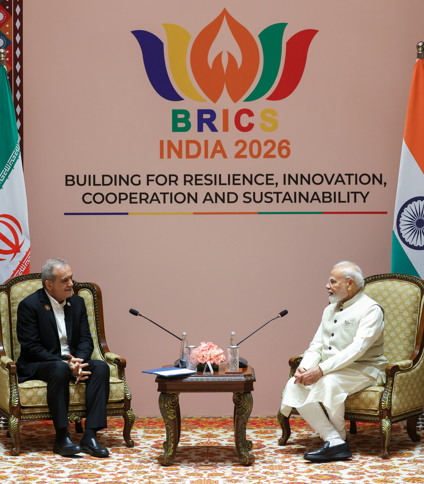 नई दिल्ली: BRICS शिखर सम्मेलन के बहाने पीएम मोदी और ईरानी राष्ट्रपति की मुलाकात