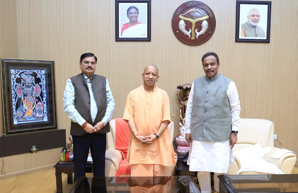 उत्तर प्रदेश: 2027 की चुनावी बिसात पर BJP की नई चाल, प्रभारी विनोद तावड़े ने CM योगी से की मुलाकात