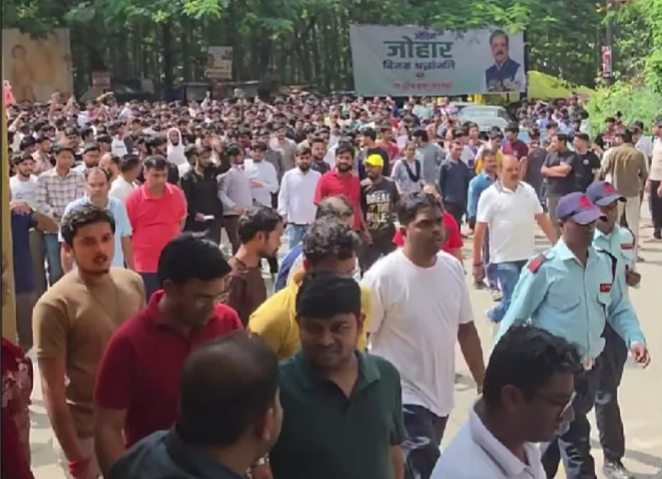 IIIT रांची: छात्र की मौत के बाद संस्थान में भारी हंगामा, निदेशक के इस्तीफे की मांग पर अड़े छात्र