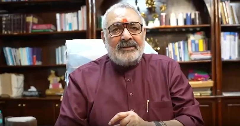केंद्रीय मंत्री गिरिराज सिंह का राहुल गांधी पर हमला, विदेश यात्राओं की फंडिंग पर उठाए सवाल