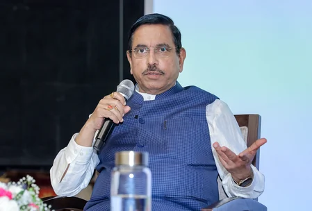 कर्नाटक: वोटर लिस्ट में गड़बड़ी के आरोप, NDA नेताओं ने चुनाव आयोग से तत्काल जांच की मांग की