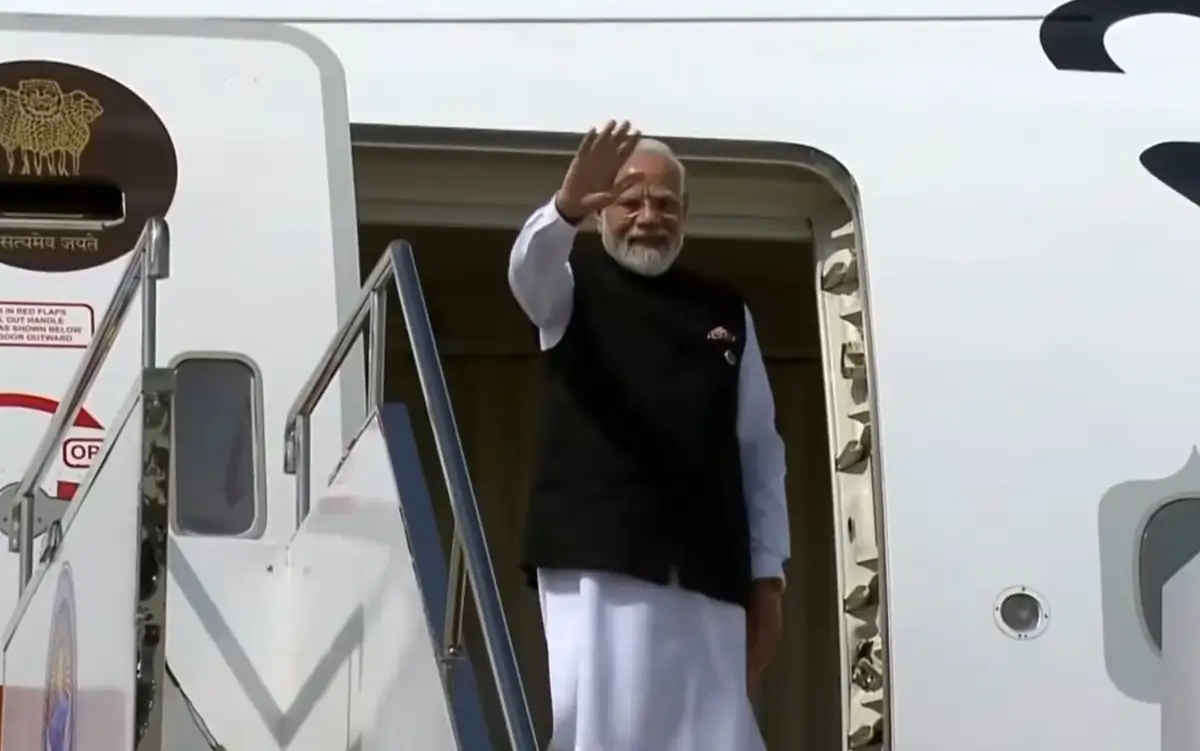 SCO शिखर सम्मेलन: PM मोदी ने आतंकवाद पर दोहरे मापदंड खत्म करने और कनेक्टिविटी बढ़ाने का किया आह्वान