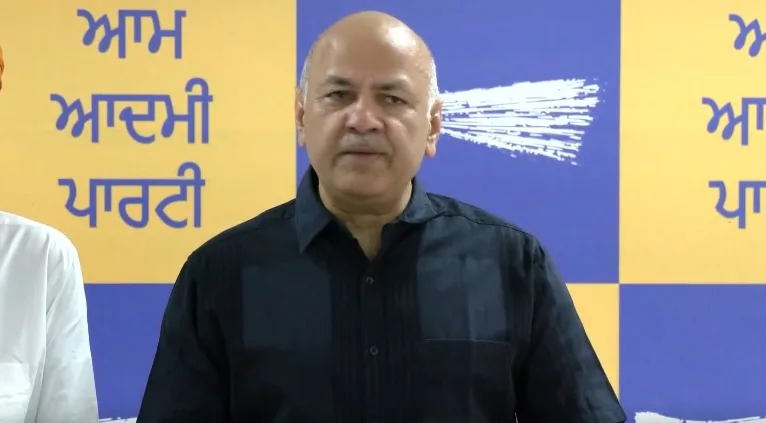 फॉर्म-6 विवाद: सुप्रीम कोर्ट की टिप्पणी के बाद AAP ने चुनाव आयुक्त ज्ञानेश कुमार पर बोला हमला, मांगा इस्तीफा