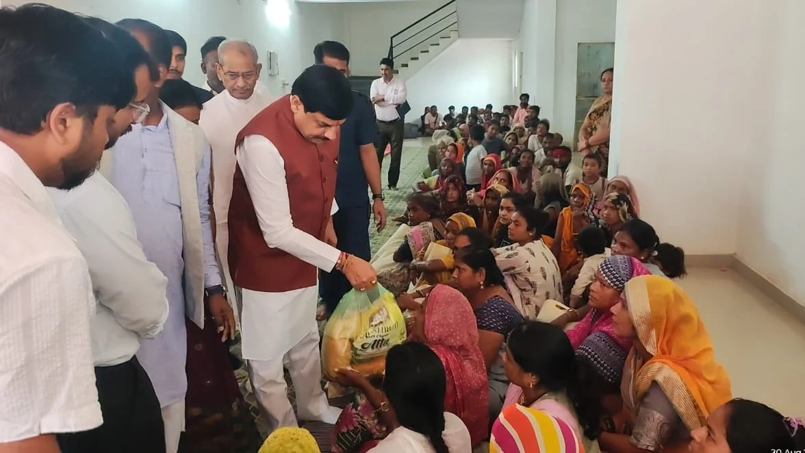 चित्रकूट में बाढ़: मुख्यमंत्री मोहन यादव ने प्रभावितों से की मुलाक़ात, हर संभव मदद का दिया आश्वासन