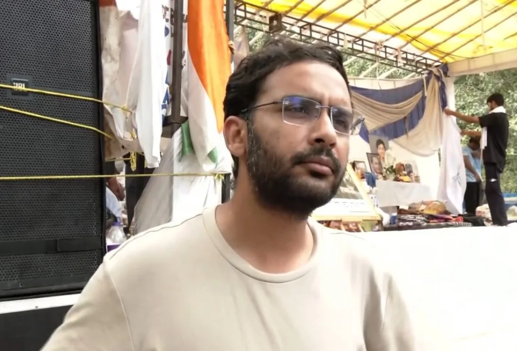NEET पेपर लीक: 'चोट लगने के बाद मरहम' जैसी है फास्ट ट्रैक कोर्ट की घोषणा - कॉकरोच जनता पार्टी