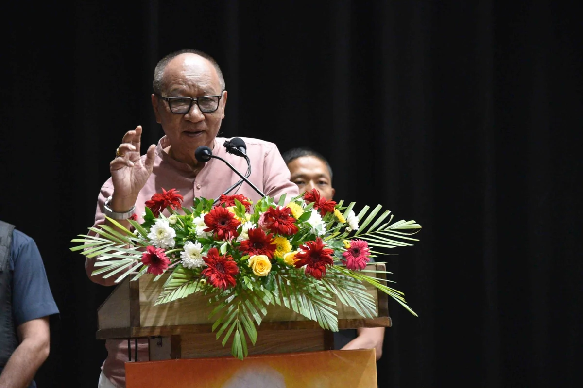 मणिपुर: मुख्यमंत्री युमनाम खेमचंद सिंह ने कहा - बातचीत से ही लौटेगी शांति