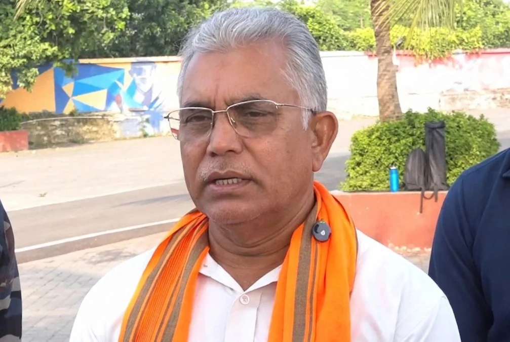 गाइघाटा एनकाउंटर: मंत्री दिलीप घोष बोले- कानून और संस्कार दोनों मजबूत करने होंगे
