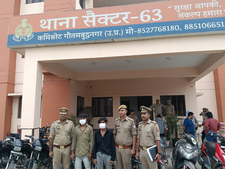 नोएडा: वाहन चोर गिरोह का भंडाफोड़, 12 बाइक-स्कूटी के साथ दो शातिर बदमाश गिरफ्तार