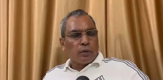 ओपी राजभर का सपा सांसदों पर गंभीर आरोप, कहा- दलितों की 50 बीघा जमीन पर बना रहे स्विमिंग पूल