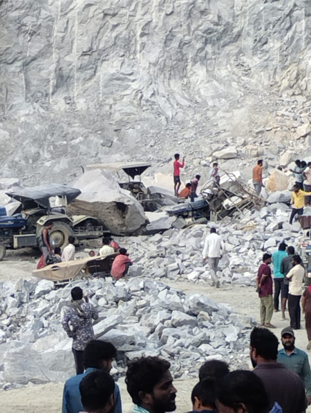 बेंगलुरु खदान हादसा: क्रशर यूनिट मालिक समेत 3 गिरफ्तार, जेसीबी की चूक से 7 मजदूरों की गई जान