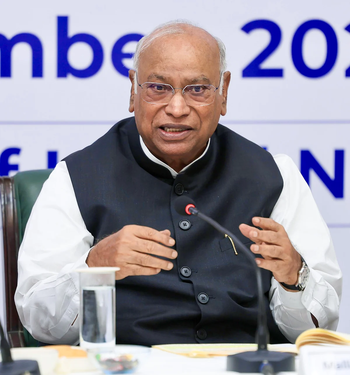 खड़गे का केंद्र पर वार: अरुणाचल में झड़प और बढ़ते व्यापार घाटे को लेकर चीन नीति पर उठाए तीखे सवाल