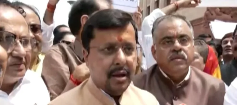 नीट विवाद: भाजपा ने विपक्ष को दी सदन में चर्चा की चुनौती, कहा- सरकार हर सवाल का जवाब देगी