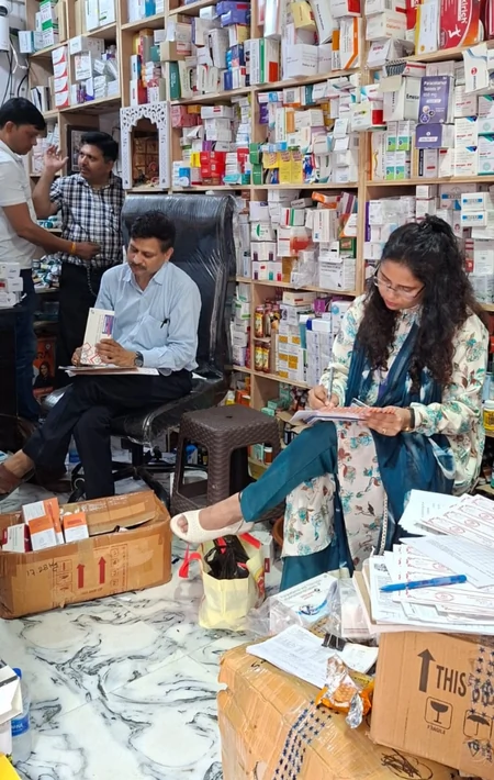 गोंडा: तीन अवैध गोदामों पर FDSDA का छापा, सवा करोड़ रुपये से ज़्यादा की नशीली दवाएं ज़ब्त