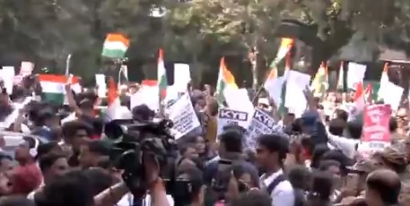 मुख्य चुनाव आयुक्त के इस्तीफे की मांग: दिल्ली में वामपंथी दलों और छात्रों का चुनाव आयोग तक मार्च