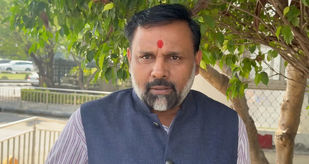शिवसेना (UBT) का चुनाव आयोग पर हमला, ज्ञानेश कुमार के इस्तीफे की मांग को लेकर दिल्ली में 10 लाख लोगों के जुटने का दावा