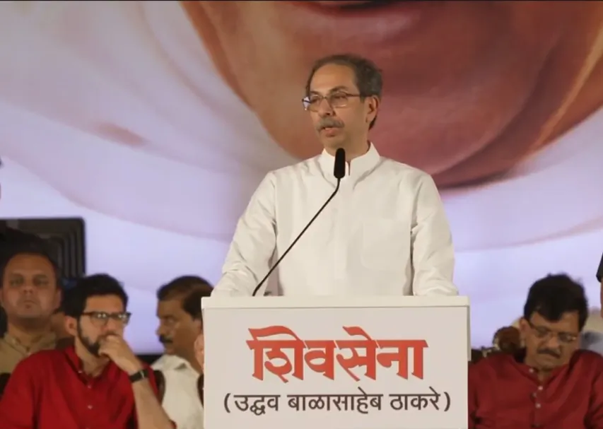 उद्धव ठाकरे का दशहरा रैली से सरकार पर हमला, बोले- 'जनहित में काम न करे तो सरकार बदल देनी चाहिए'