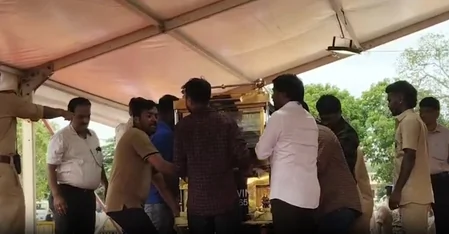 ‘गायक पीढ़ियों की मार्गदर्शक थीं सरस्वती स्वरूपा जानकी अम्मा’, अंतिम दर्शन के लिए उमड़े प्रशंसक