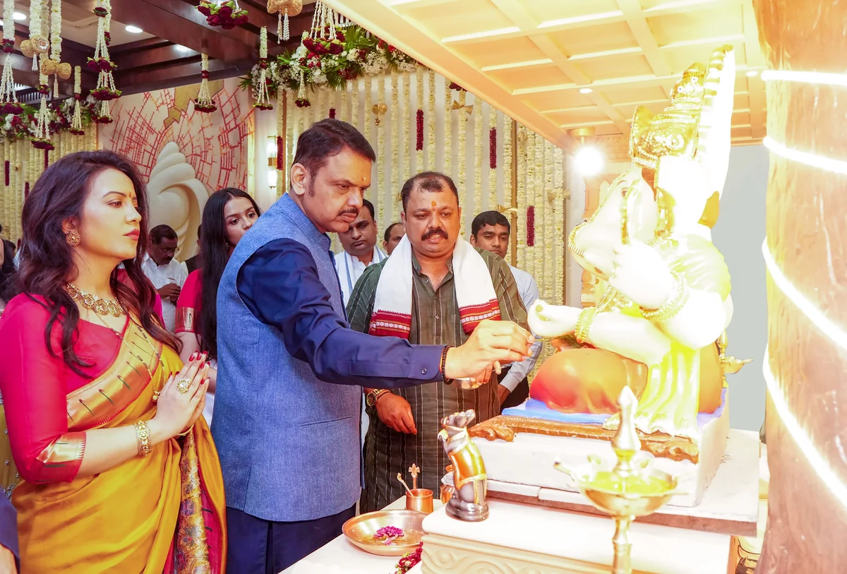 मराठा आरक्षण: गणेशोत्सव के बीच मनोज जरांगे के मुंबई आंदोलन पर सीएम फडणवीस ने की पुनर्विचार की अपील