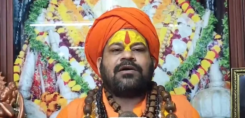 संसद में पप्पू यादव के भगवा वेश पर भड़के साधु-संत, 'सनातन विरोधी' बताकर की कार्रवाई की मांग