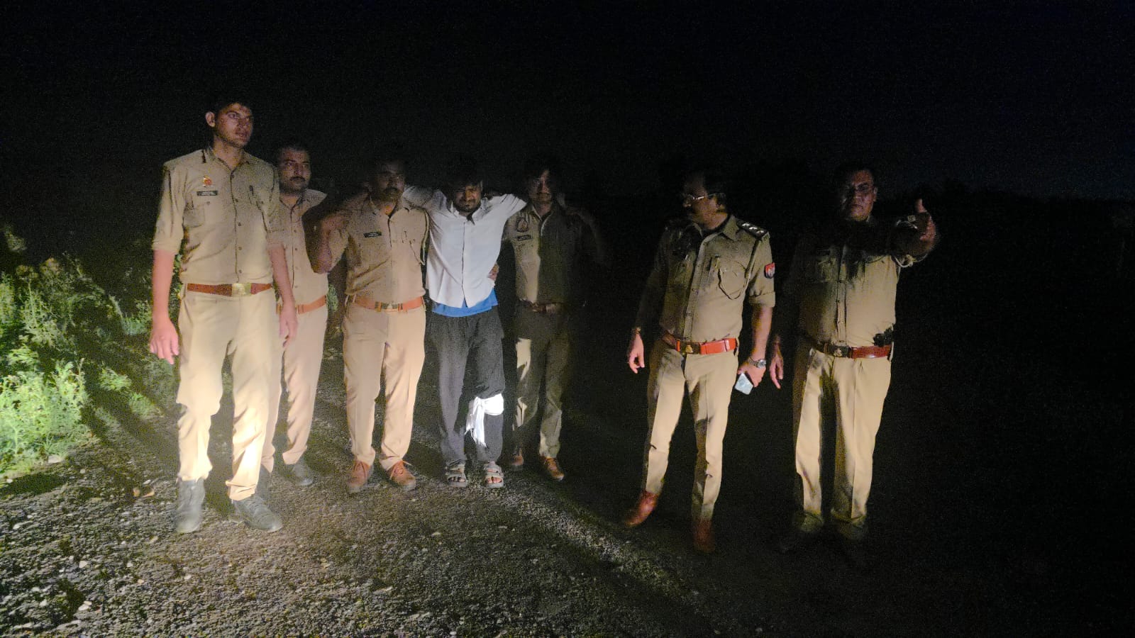 ग्रेटर नोएडा: गौकशी के आरोपी से पुलिस की मुठभेड़, गोली लगने के बाद गिरफ्तार