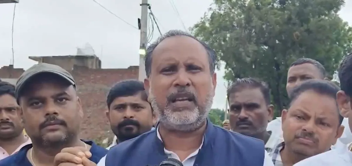 कौशांबी पटाखा फैक्ट्री धमाका: सपा MLC ने की जिम्मेदार अधिकारियों पर केस दर्ज करने और CBI जांच की मांग