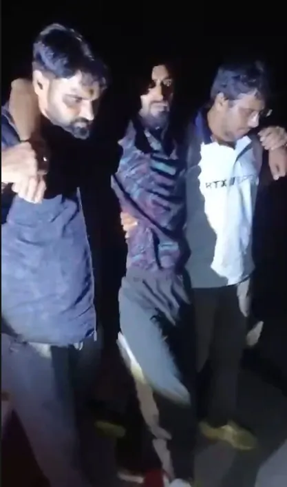 दिल्ली पुलिस और आरोपी के बीच मथुरा में गोलीबारी, सब-इंस्पेक्टर और बदमाश दोनों घायल