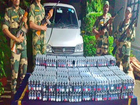 नशा तस्करी पर बड़ा एक्शन: त्रिपुरा-बंगाल में पाउडर के नीचे छिपाकर रखी 1.11 लाख कफ सिरप की बोतलें जब्त