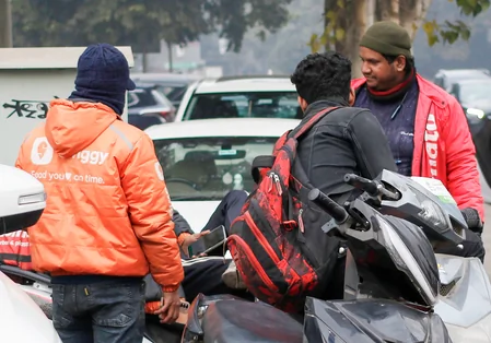 बदलते दफ्तरों में महिलाओं की सुरक्षा: गिग वर्कर्स और डिजिटल उत्पीड़न को POSH कानून के दायरे में लाने पर मंथन