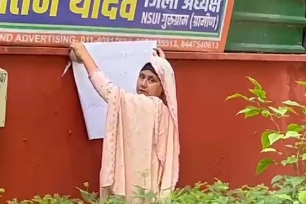 सज्जन कुमार को 'रोल मॉडल' बताने पर विवाद, दीपेंद्र हुड्डा के घर के बाहर दंगा पीड़िता का प्रदर्शन