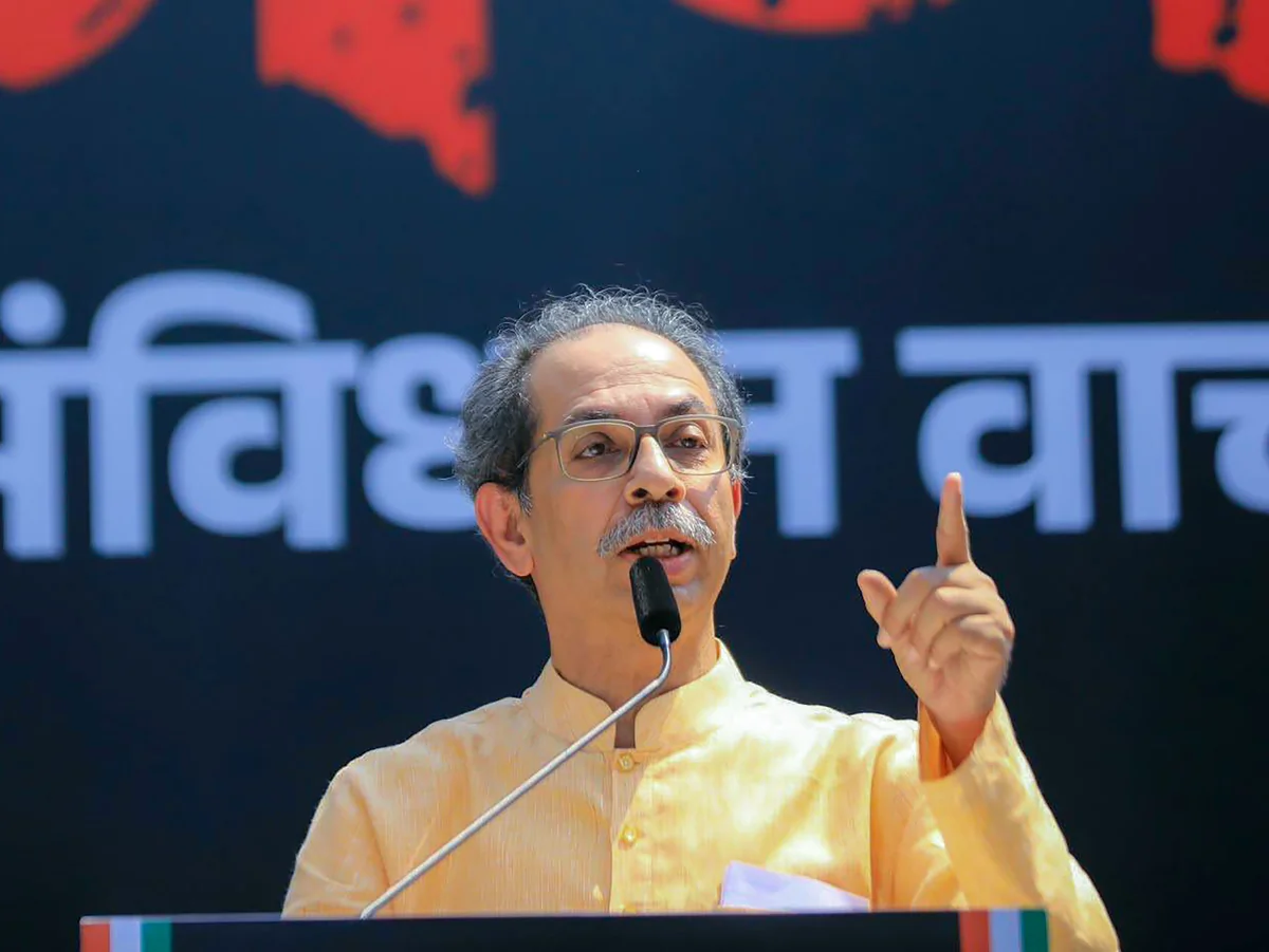 शिवसेना (UBT) का 'पीस बॉन्ड' पर सरकार पर निशाना: 'उन्हें श्मशान जैसी शांति चाहिए'