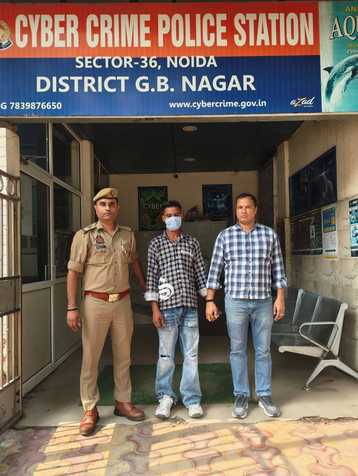 नोएडा: ऑनलाइन स्टोर के नाम पर ठगी, साइबर गिरोह को बैंक खाता देने वाला गुरुग्राम से गिरफ्तार