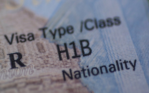 अमेरिका में H-1B वीजा महंगा करने का प्रस्ताव: नैसकॉम ने जताई चिंता, भारतीय IT कंपनियों पर पड़ेगा असर