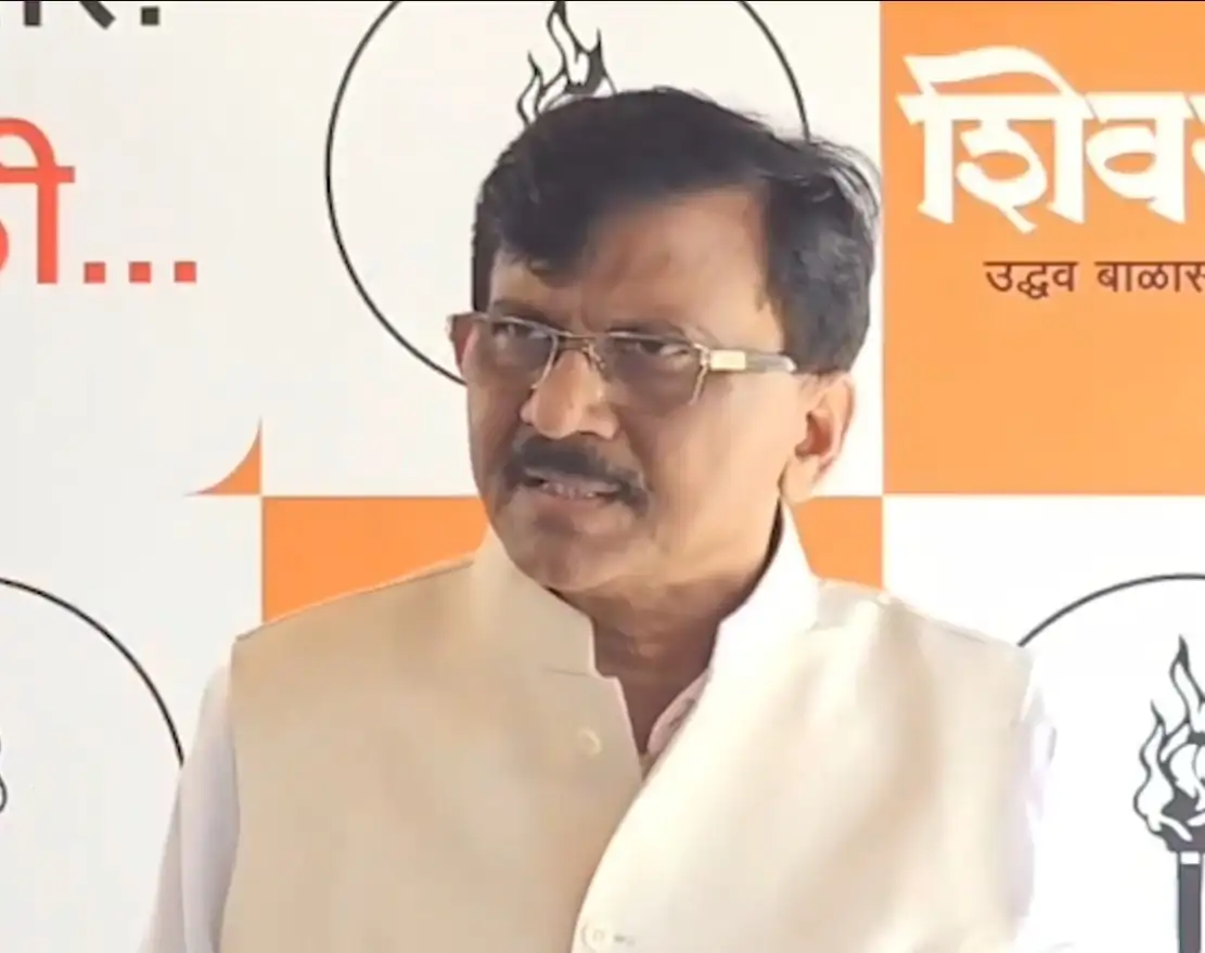 इमरान खान को देश छोड़ने के निर्देश पर संजय राउत ने उठाए सवाल, सरकार की मंशा पर निशाना