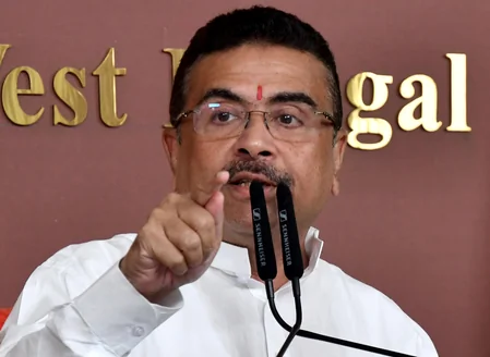 कोलकाता: दुर्गा पूजा पंडालों में सुरक्षा पर सरकार सख्त, तीन बड़ी समितियों को खामियों के लिए नोटिस