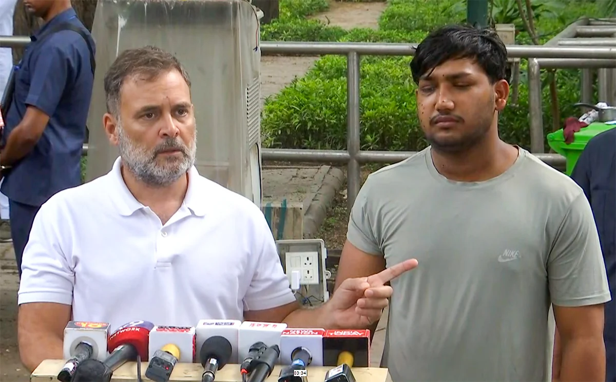 पेपर लीक: राहुल गांधी ने शिक्षा मंत्री को 'आपराधिक' बताते हुए इस्तीफे की मांग की, सरकार पर छात्रों से मारपीट का आरोप