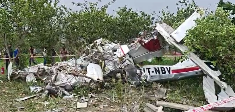 कानपुर: प्रशिक्षण विमान खेत में गिरा, 3000 घंटे की उड़ान का अनुभव रखने वाले पायलट समेत दो की मौत