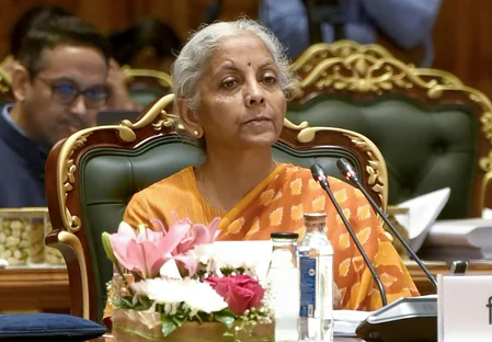 निर्मला सीतारमण का राहुल गांधी पर पलटवार: 'हर मुद्दे का राजनीतिकरण न करें, उद्यमियों को न उकसाएं'