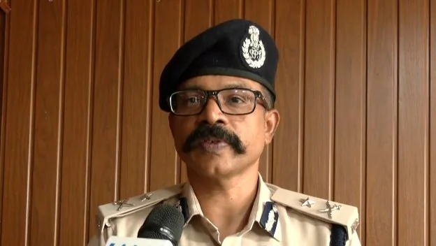कोच्चि कार दुर्घटना: पुलिस कमिश्नर हटाए गए, चार पुलिसकर्मी निलंबित, जांच क्राइम ब्रांच को सौंपी