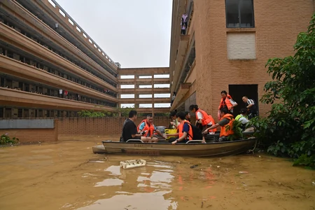 टाइफून बावी ने चीन में मचाई तबाही, कई इलाकों में भीषण बारिश और बाढ़ का येलो अलर्ट जारी