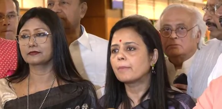 संसद सत्र से पहले सर्वदलीय बैठक में हंगामा, TMC के 'बागी' गुट को बुलाने पर विपक्ष ने किया वॉकआउट