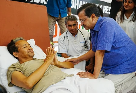 जंतर-मंतर पर सोनम वांगचुक के अनशन में पहुंचे अरविंद केजरीवाल, परीक्षा प्रणाली में सुधार की मांग