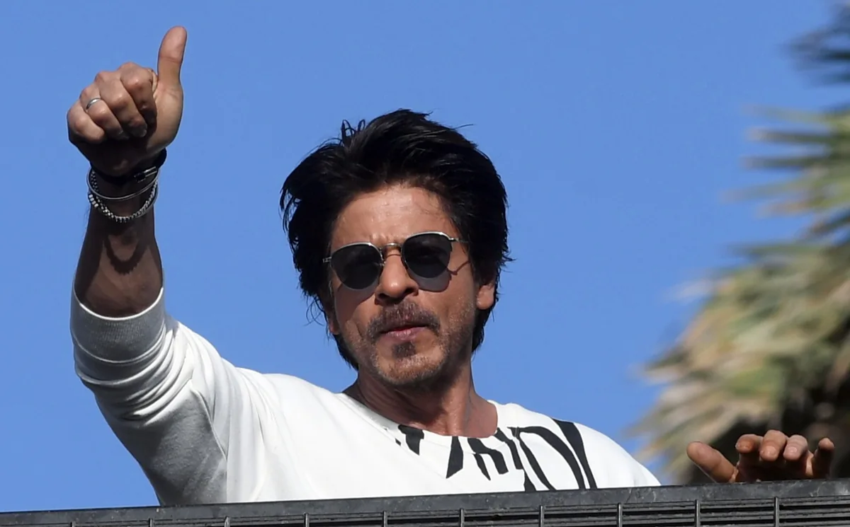 फ्लाईदुबई विमान हादसा टालने वाले कैप्टन स्मित मच्छार की शाहरुख खान ने की तारीफ, बॉलीवुड ने भी सराहा