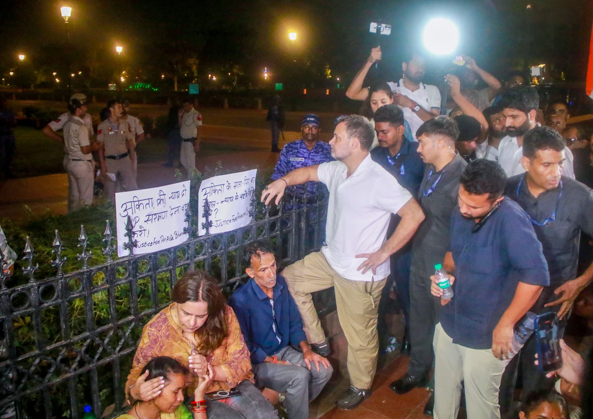 अंकिता भंडारी हत्याकांड: न्याय की मांग को लेकर दिल्ली पहुंचे माता-पिता, राहुल गांधी ने की मुलाकात