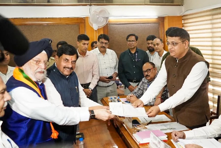 मध्य प्रदेश: केंद्रीय मंत्री हरदीप पुरी ने राज्यसभा उपचुनाव के लिए नामांकन भरा, BJP की जीत लगभग तय