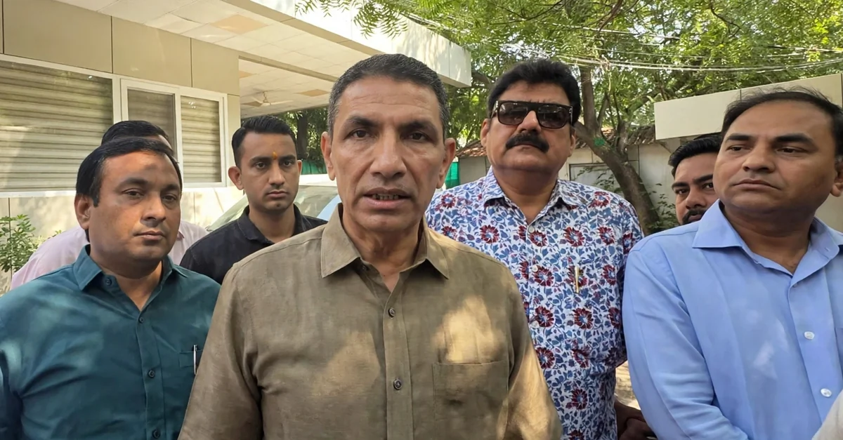 देवास: कथित ज़हरीली शराब से 20 मौतों का आरोप, जीतू पटवारी ने मोहन यादव सरकार को घेरा