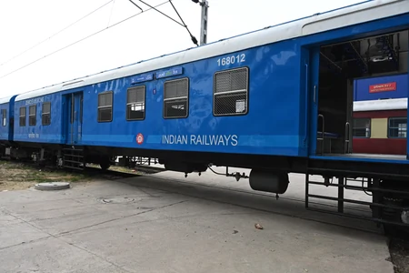 भारतीय रेलवे की बड़ी कार्रवाई: भ्रष्टाचार और संदिग्ध आचरण के आरोप में 5 वरिष्ठ अधिकारी जबरन रिटायर