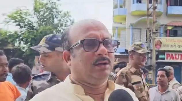 तारापीठ होटल अग्निकांड: 7 लोगों की मौत, प्रबंधन पर लापरवाही और सुरक्षा मानकों की अनदेखी का आरोप